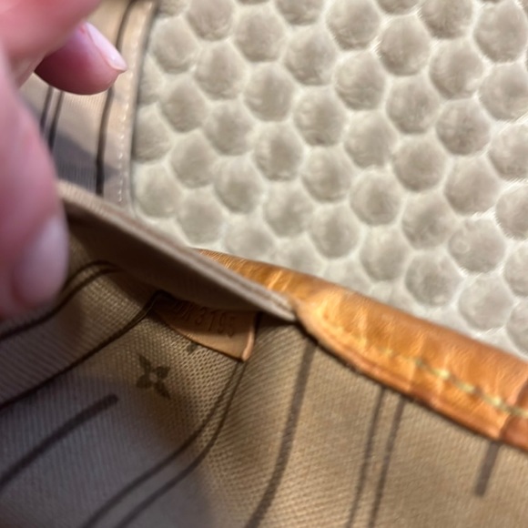 Authentic 🌼Louis Vuitton 🌼Neverful bag MM Reasonable offers please - Picture 11 of 14